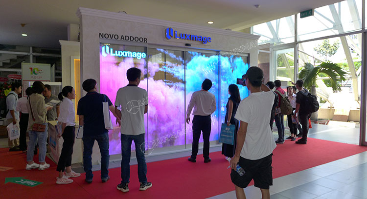 LED transparent automatic door