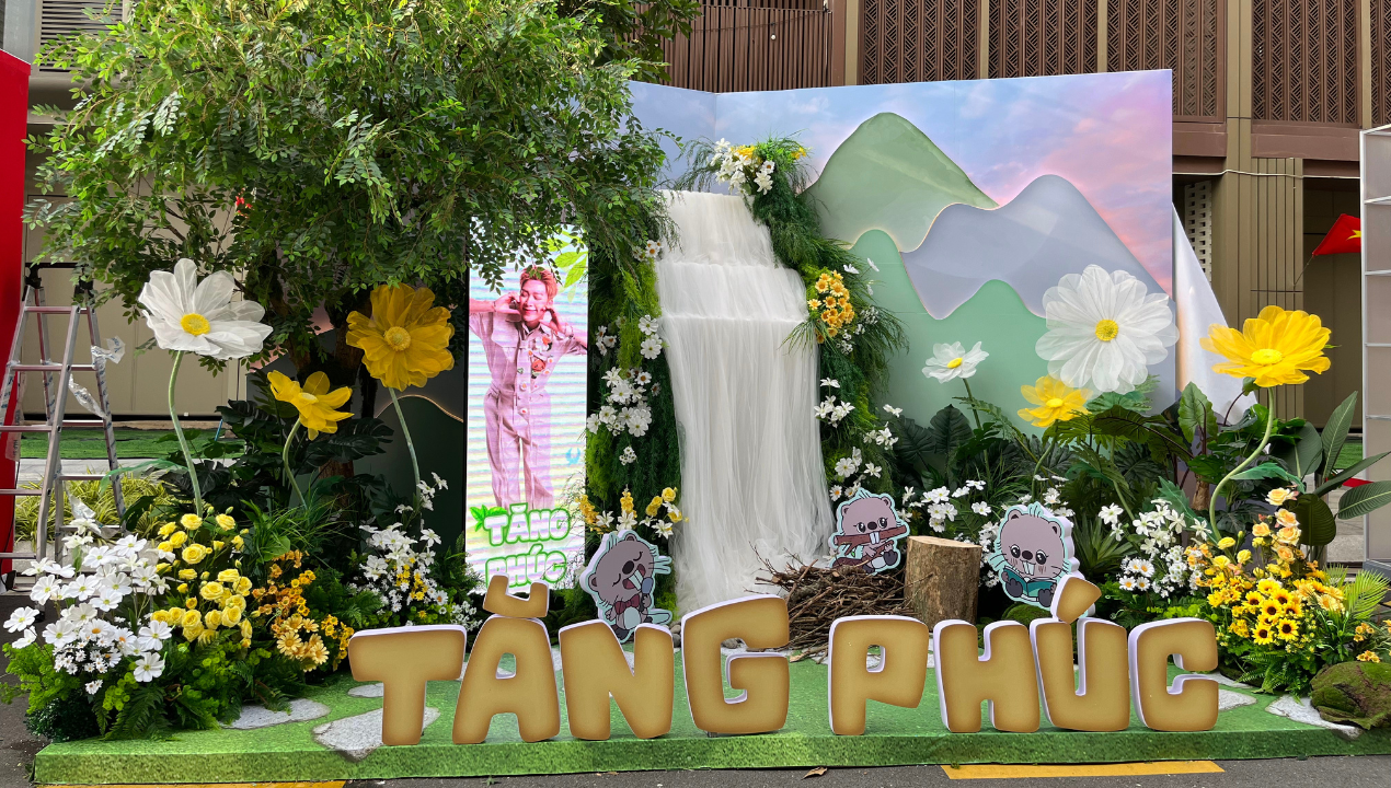 Cho Thuê Standee LED Ngoài Trời Và Trong Nhà | Giải Pháp Quảng Cáo Hiện Đại Cho Doanh Nghiệp