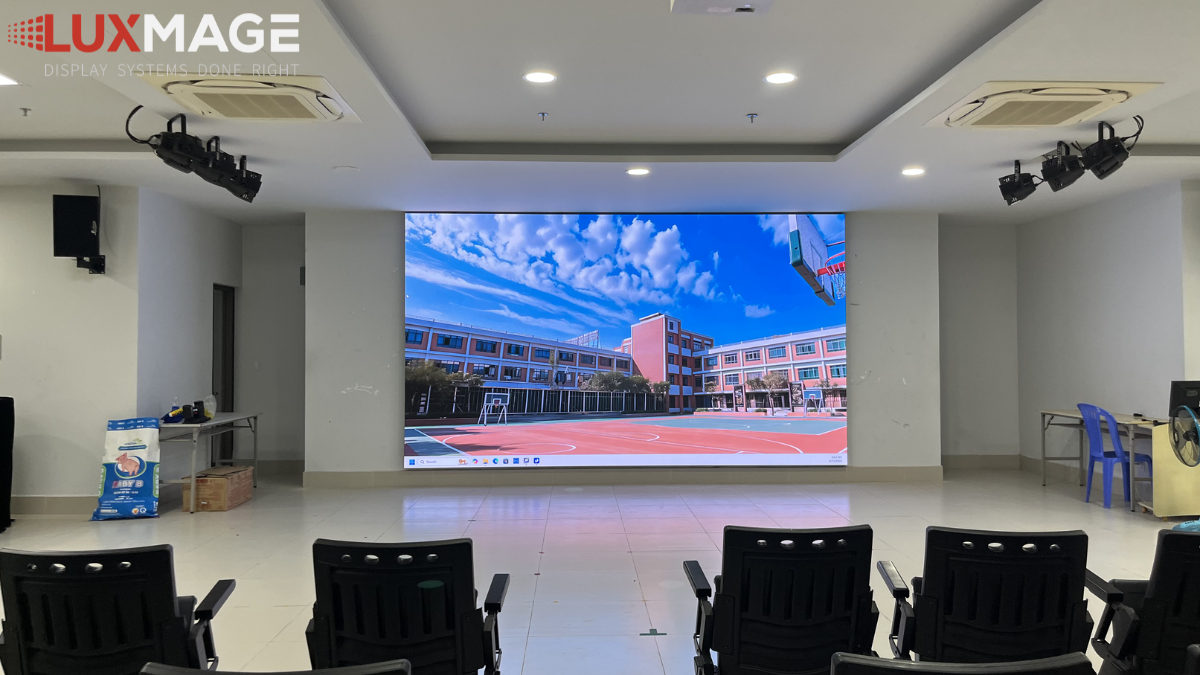 màn hình LED phòng họp kết nối họp trực tuyến