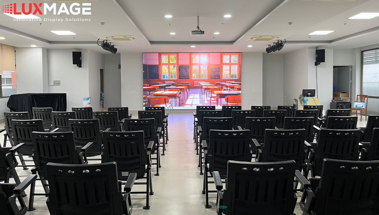 Luxmage lắp đặt màn hình LED hội nghị 15m² tại Trường Quốc tế Quận 7