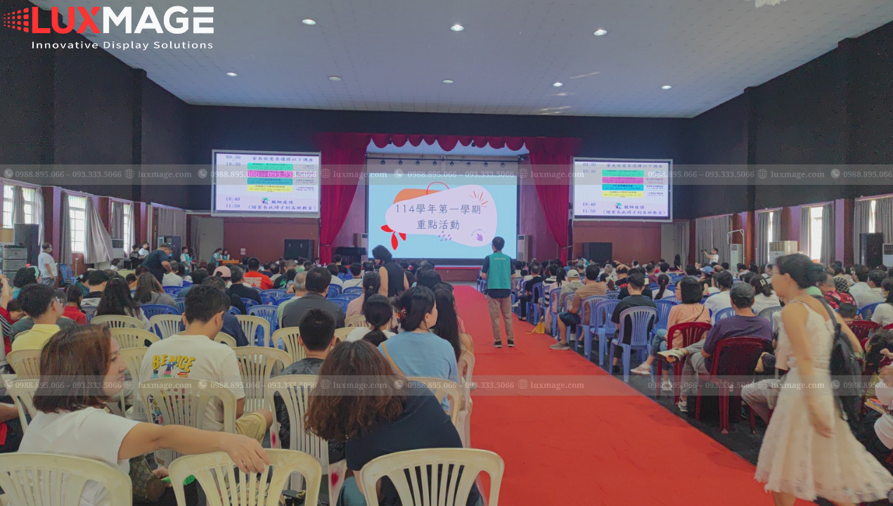 Màn hình LED hiển thị sáng rõ hơn máy chiếu trong cùng điều kiện ánh sáng.