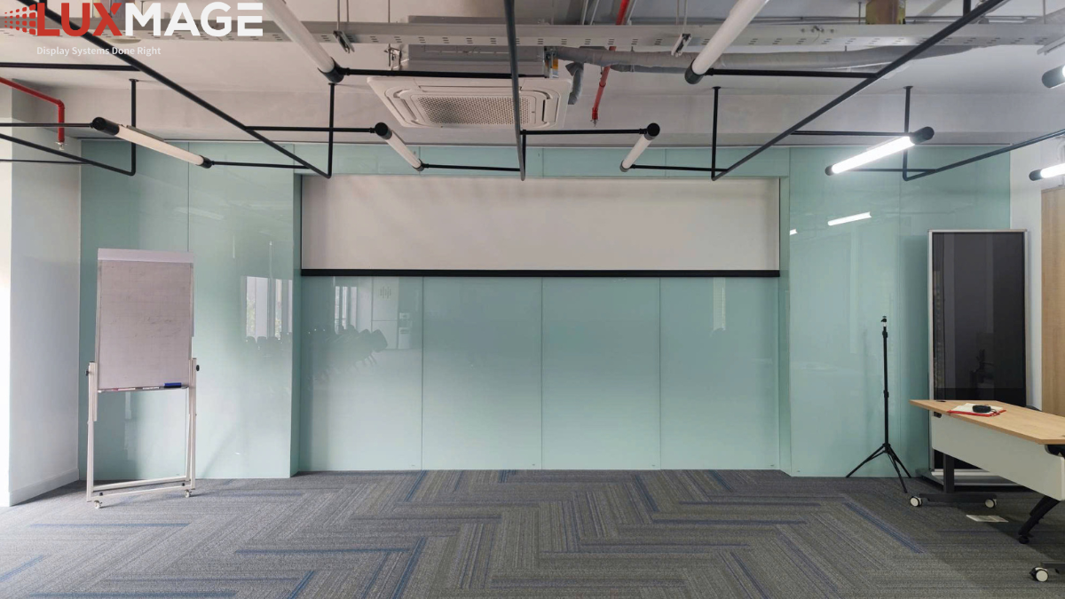 Phòng họp trước khi lắp màn hình LED