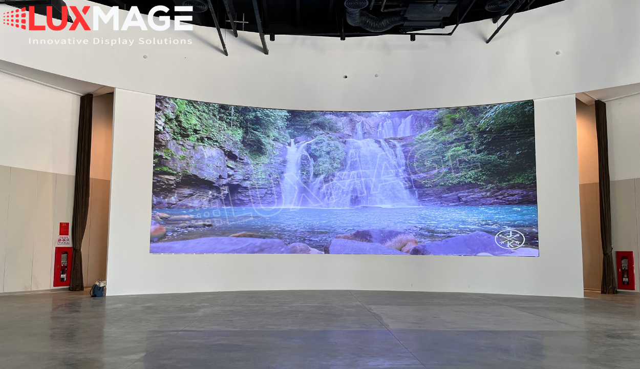 LED COB phẳng cho chất lượng hiển thị siêu nét, phù hợp không gian demo và phòng điều hành IMMERSIVE.