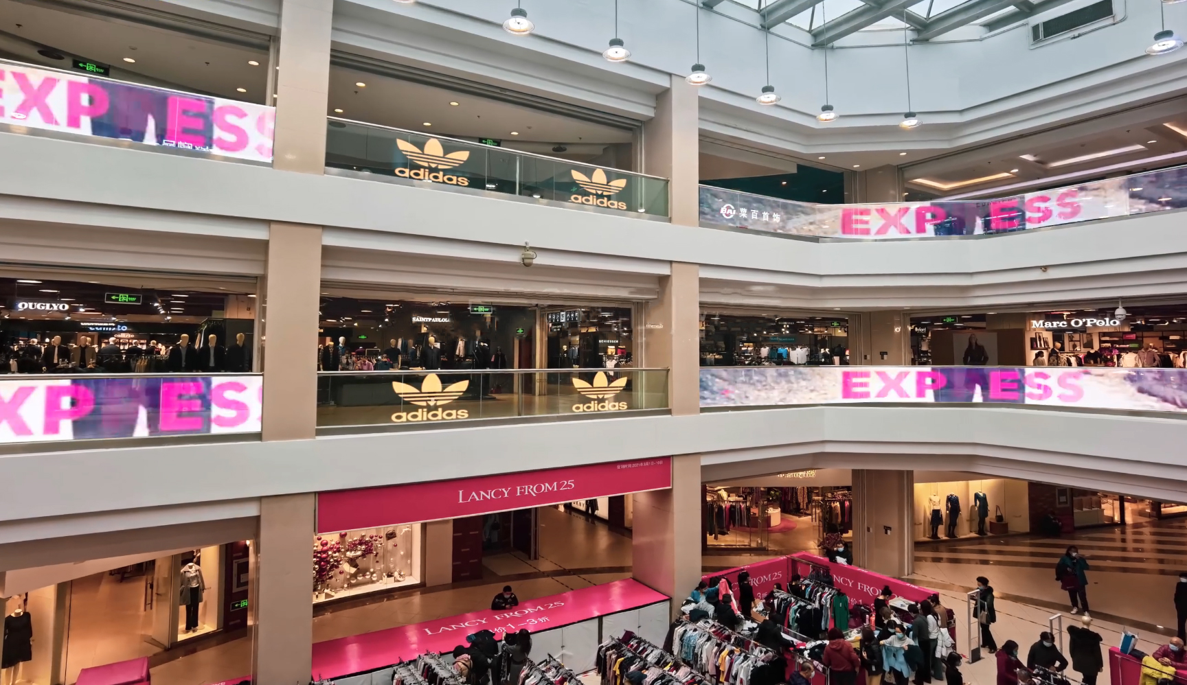 Lợi ích và ứng dụng của màn hình LED vô hình